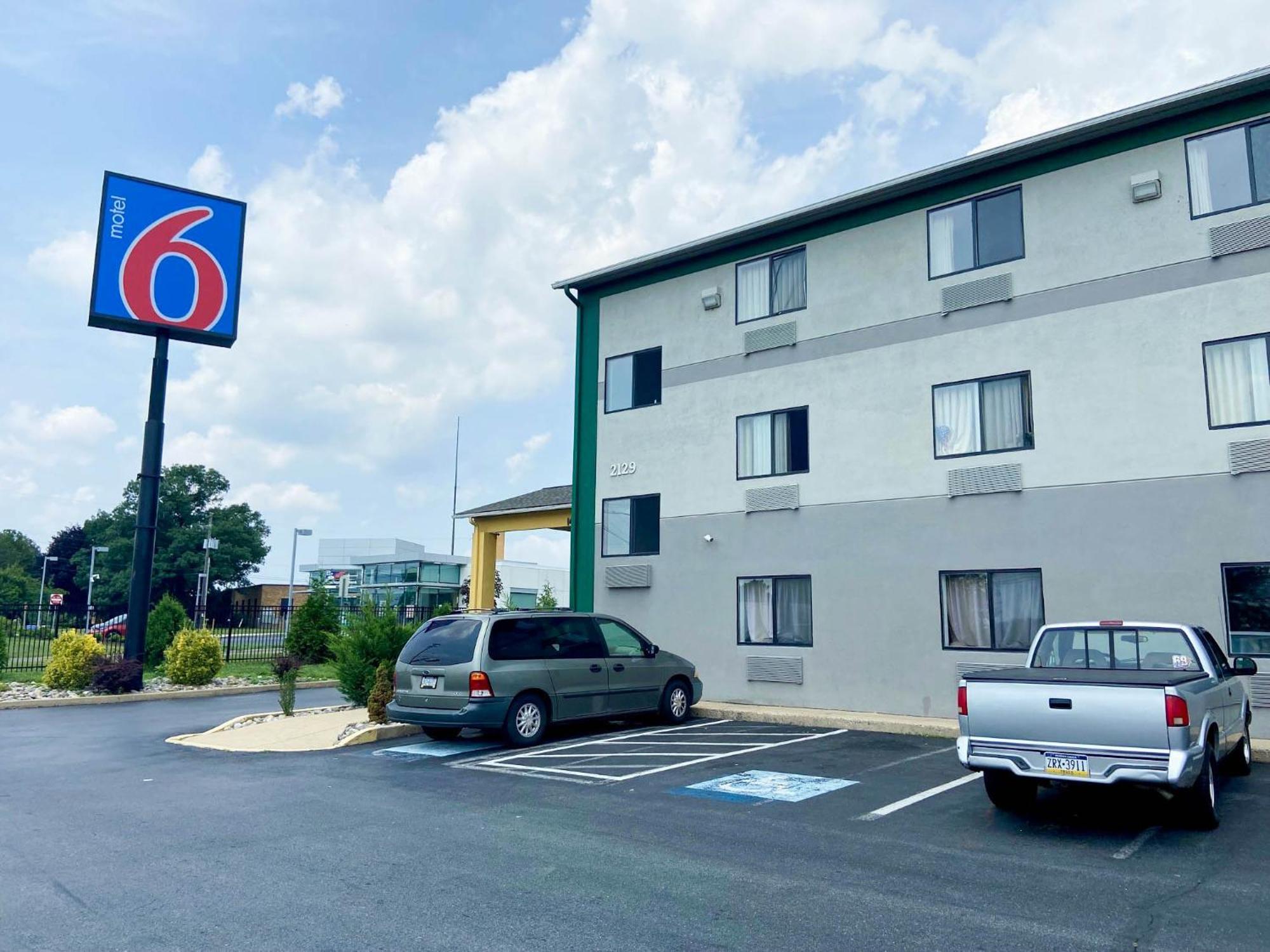 Motel 6 Ланкастер Экстерьер фото